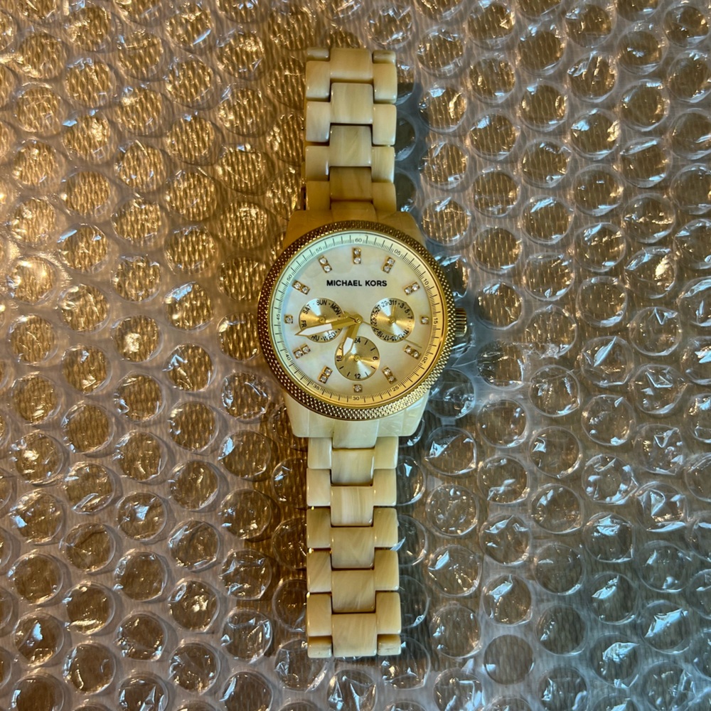 Michael Kors Women’s Mk5039 Horn Acrylic Watch